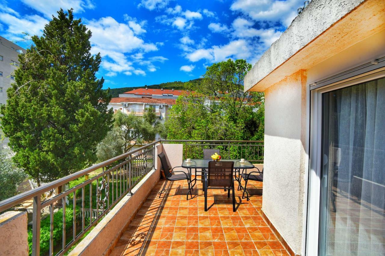 Apartment Nada 01 Budva Bagian luar foto