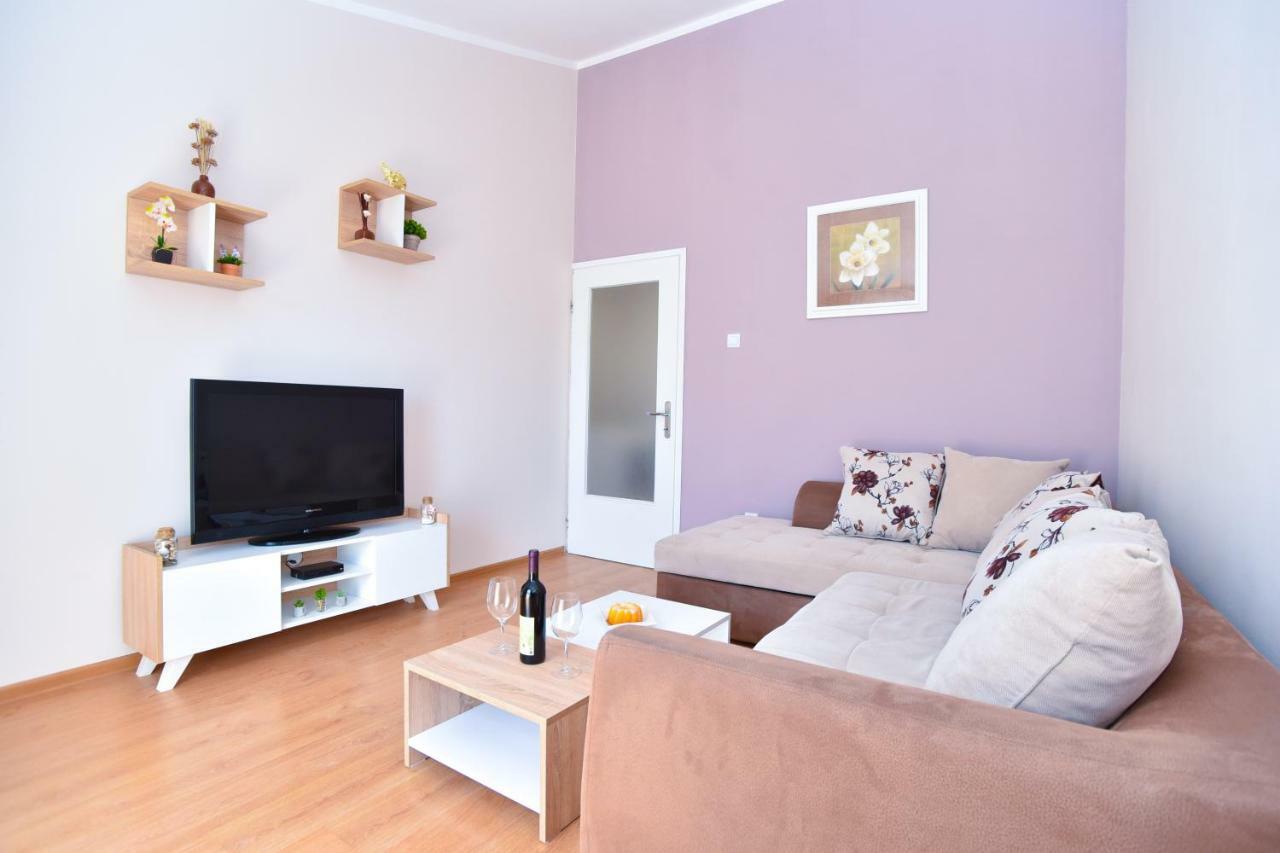Apartment Nada 01 Budva Bagian luar foto